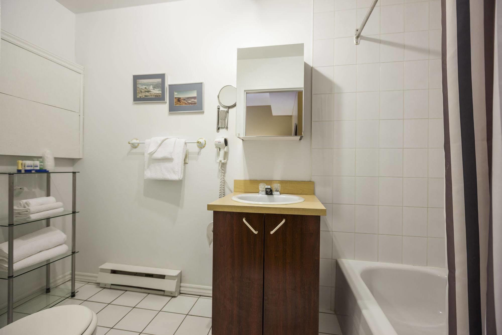 Hotel Abri Du Voyageur Montréal Eksteriør billede
